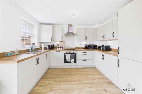 34 Kingstone Road, Uttoxeter, ST14 8WH