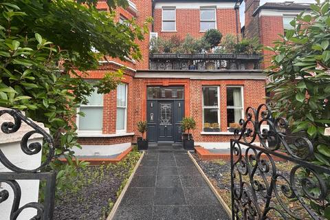 Canfield Gardens, Hampstead, NW6