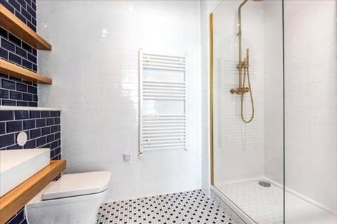 Studio for sale, Rendel House, Goodluck Hope, London, E14