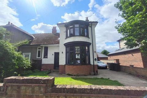 3 bedroom semi-detached house to rent, Milbank Road, Darlington