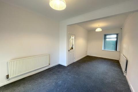 3 bedroom terraced house to rent, Neath Road, Plasmarl, Swansea, SA6