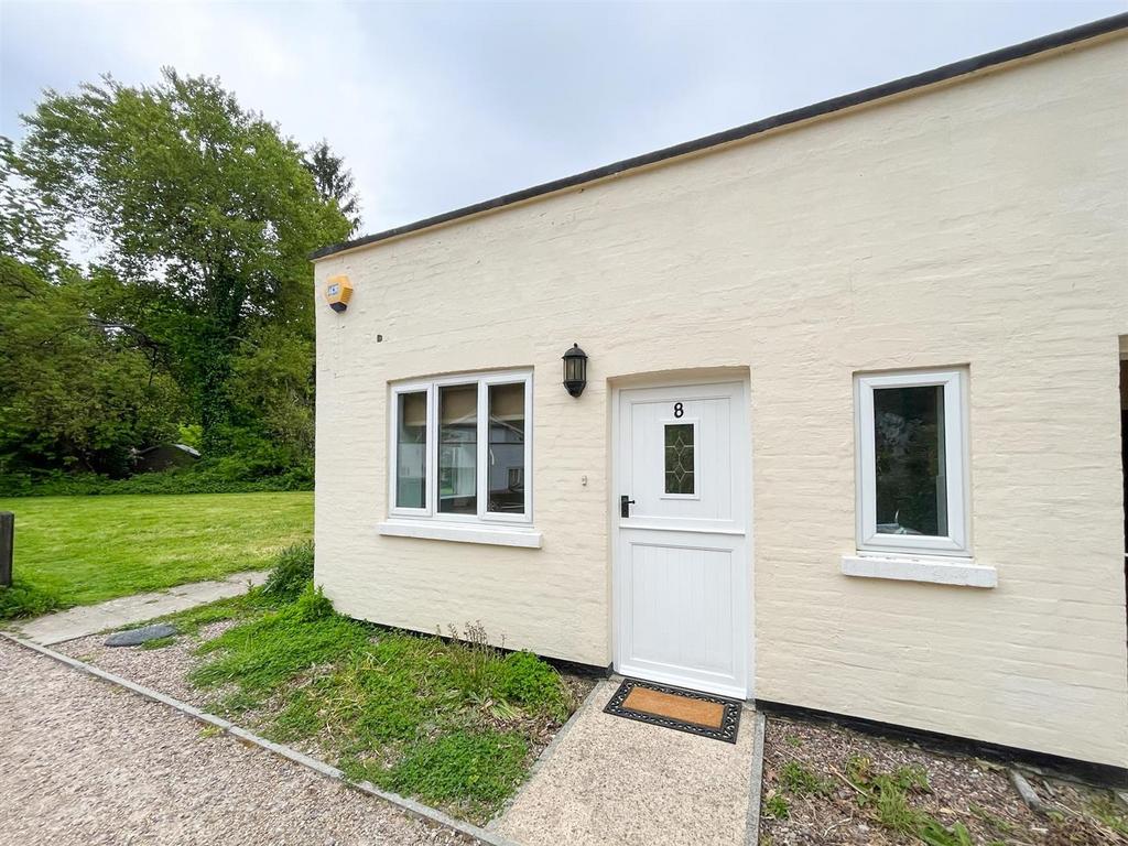 Exterior (1 of 1).jpg