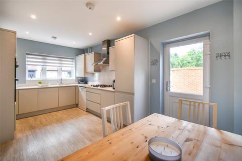 2 Maynard Drive, Hook, RG27 9FH