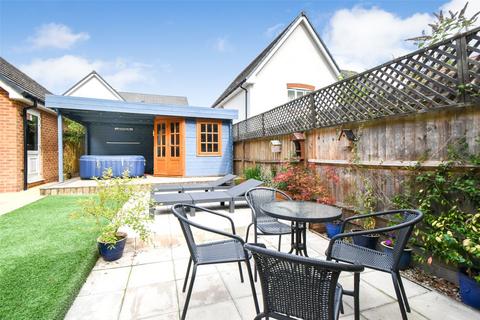 2 Maynard Drive, Hook, RG27 9FH