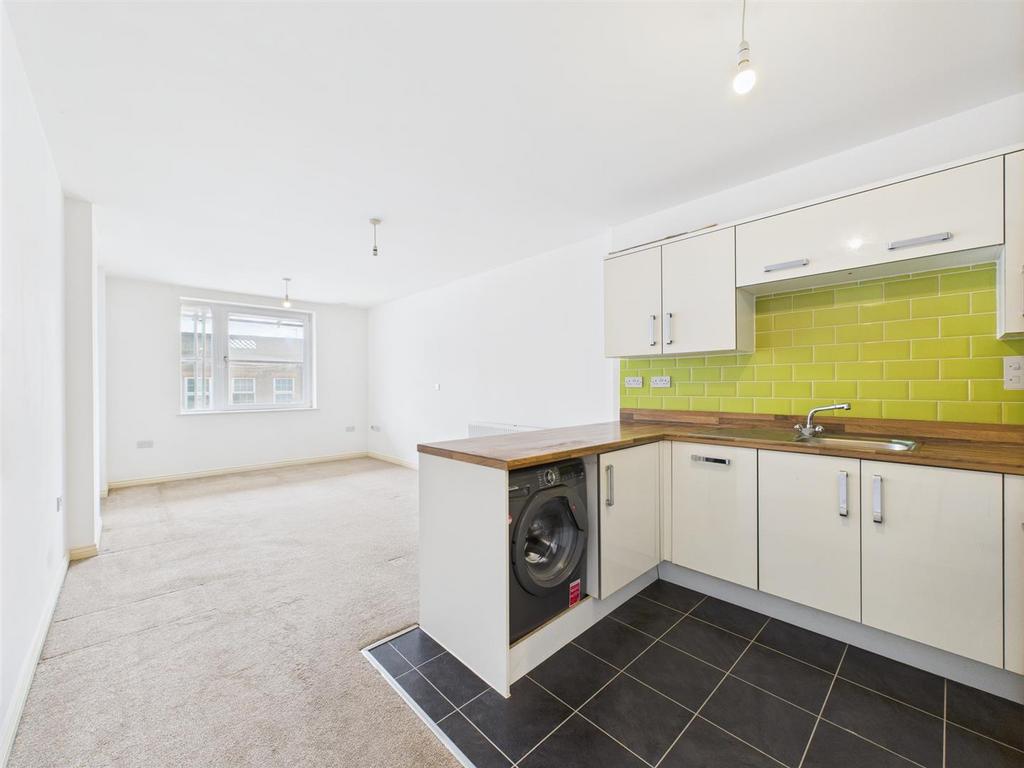 CAM02885 G0-PR0445-STILL001.jpg