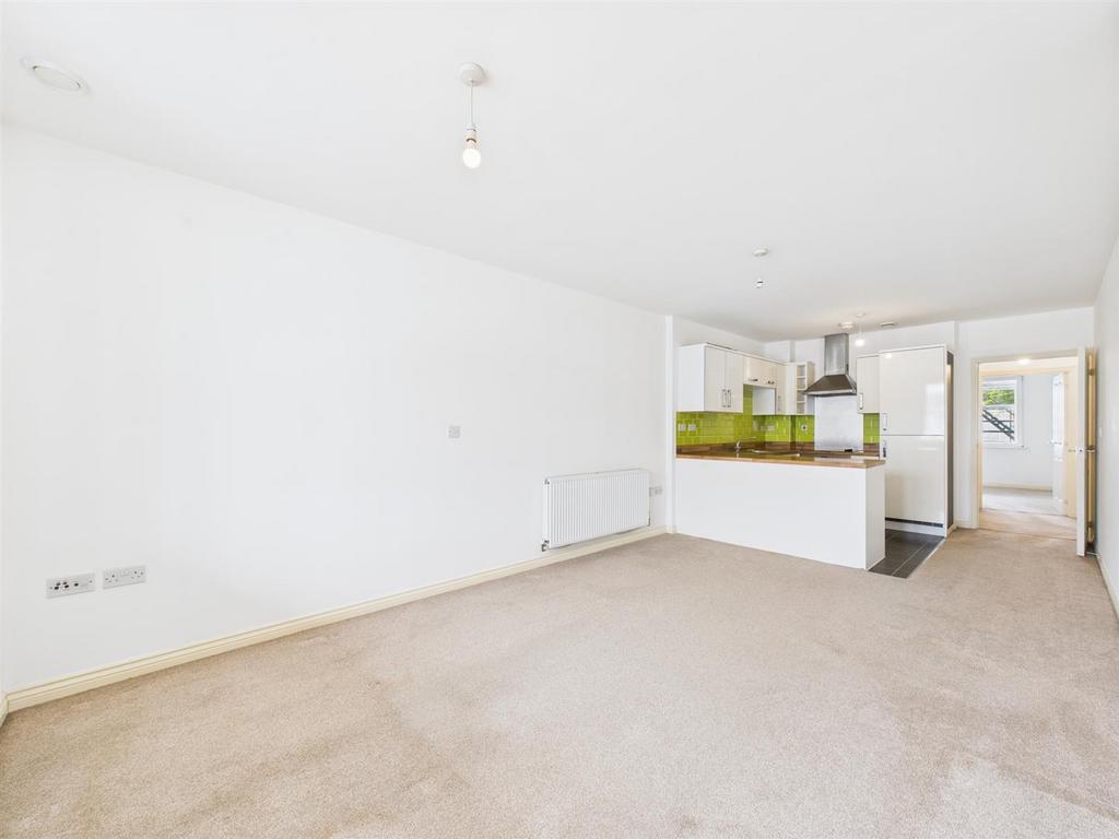 CAM02885 G0-PR0445-STILL005.jpg