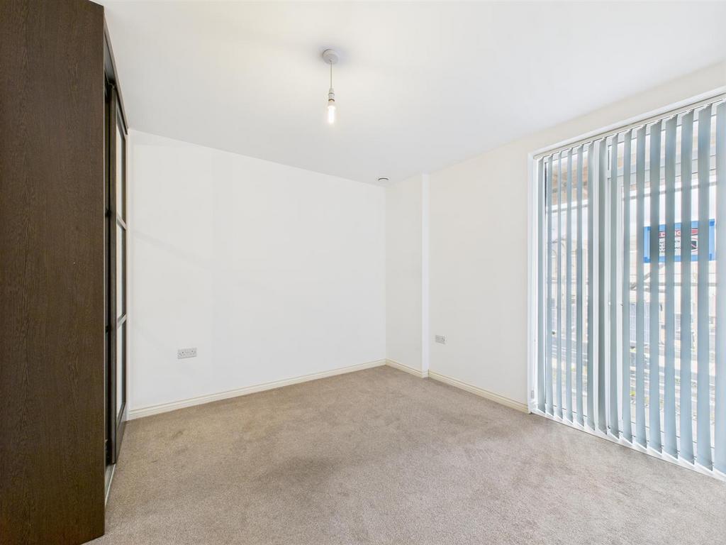 CAM02885 G0-PR0445-STILL008.jpg