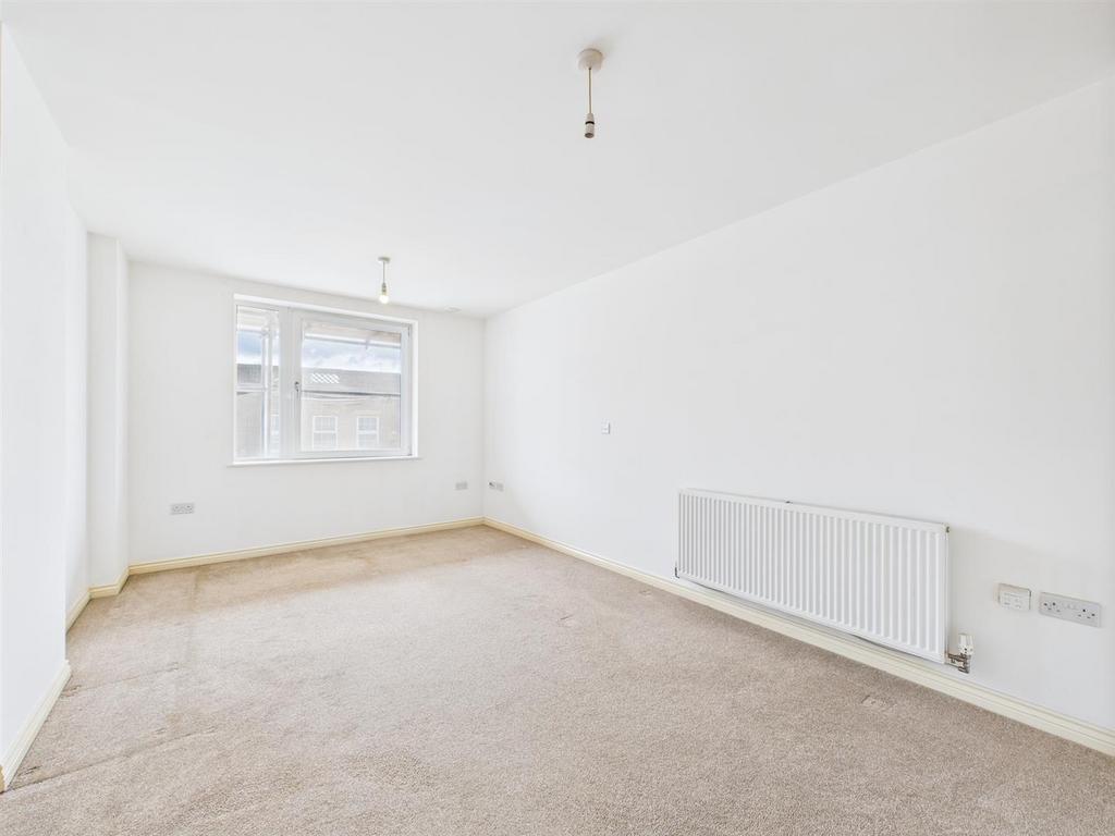 CAM02885 G0-PR0445-STILL002.jpg