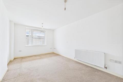 2 bedroom flat for sale, London Road, Wallington SM6
