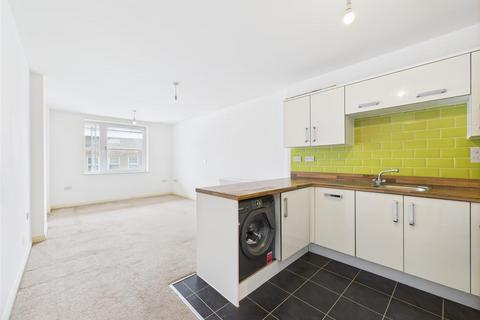 2 bedroom flat for sale, London Road, Wallington SM6