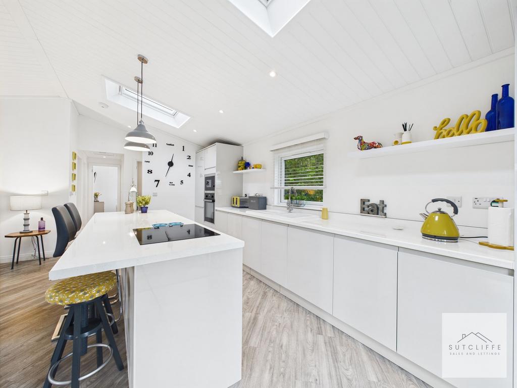 Kitchen / Living Space