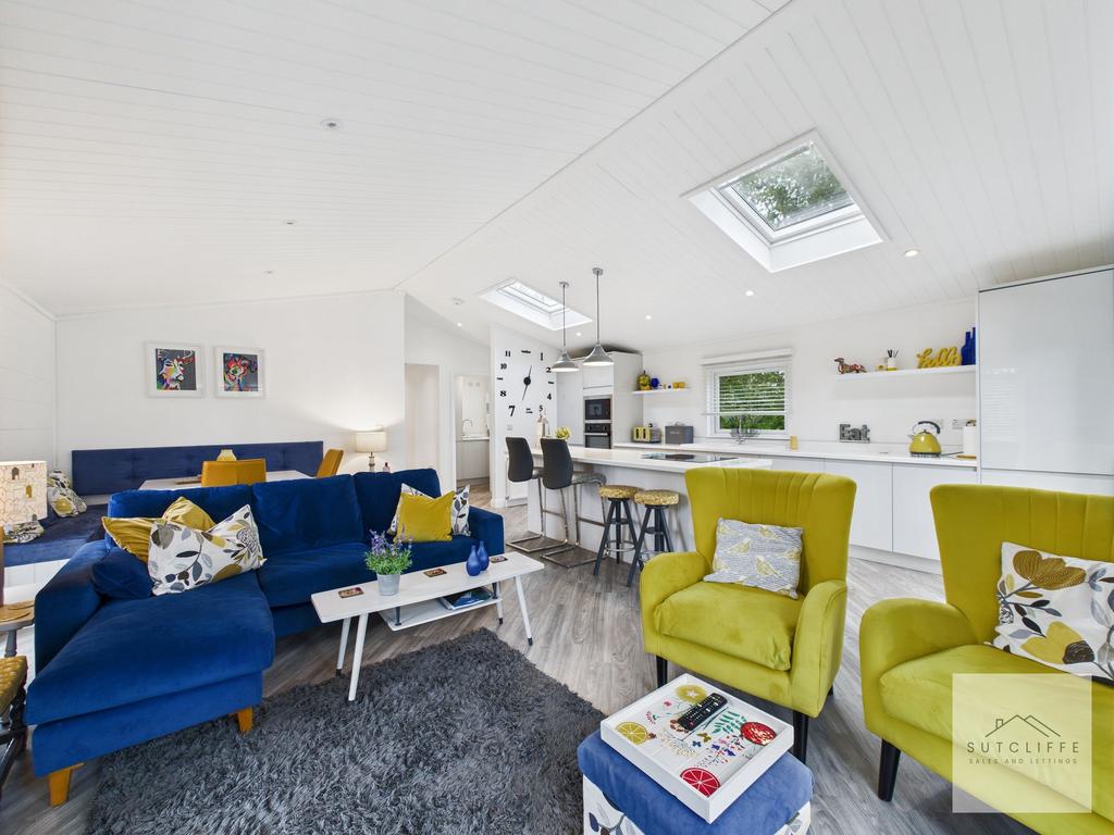 Kitchen / Living Space