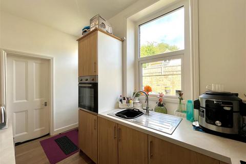 22 Thorn View, Elland, HX5 9BD