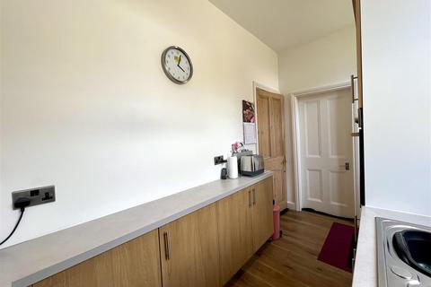 22 Thorn View, Elland, HX5 9BD