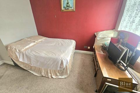 10a Midhurst Gardens, Hillingdon, Uxbridge, UB10 9DL