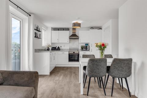 6 Arnold Close, Hertford, SG13 7ES