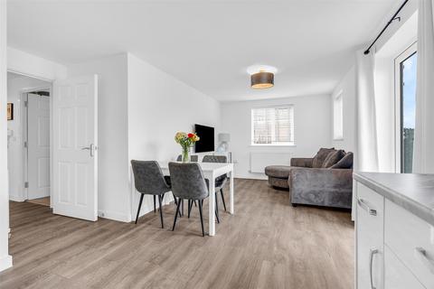 6 Arnold Close, Hertford, SG13 7ES