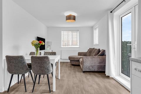 6 Arnold Close, Hertford, SG13 7ES