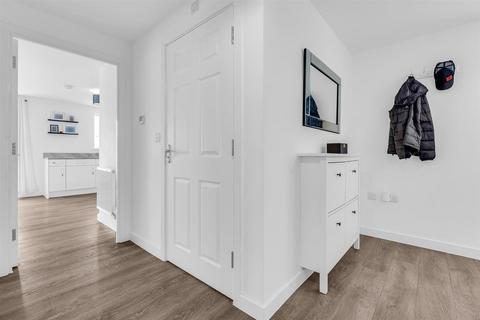 6 Arnold Close, Hertford, SG13 7ES