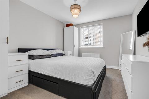 6 Arnold Close, Hertford, SG13 7ES