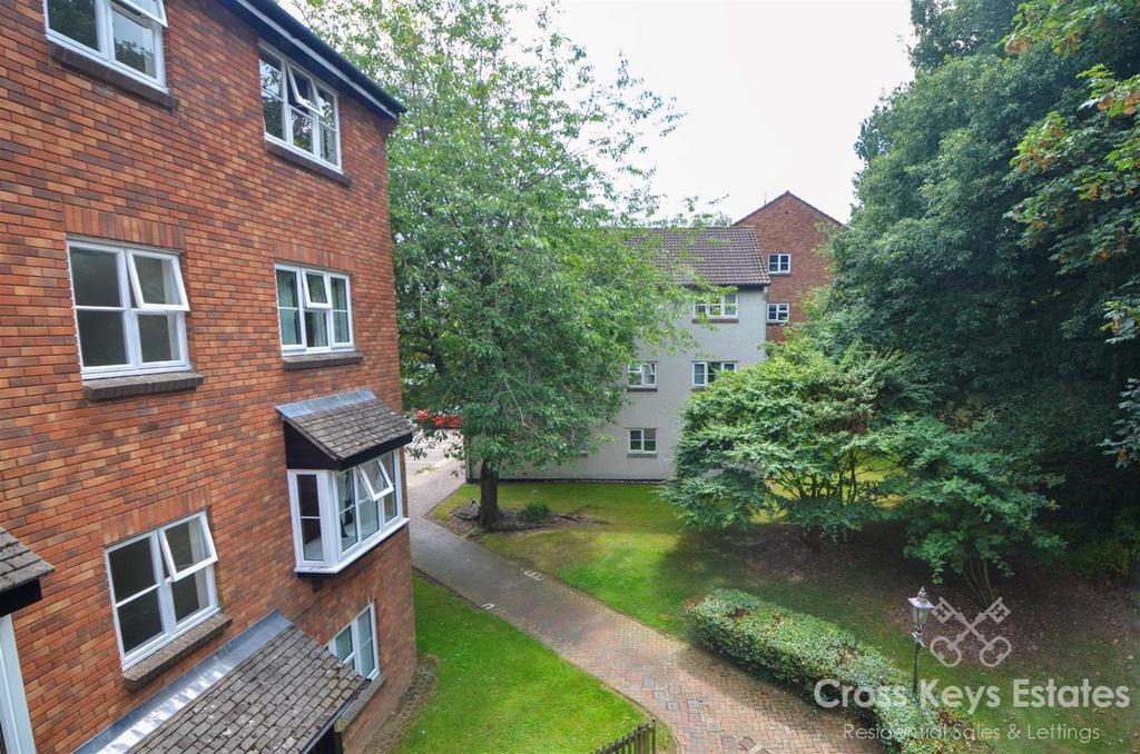 Communal Garden/Parking
