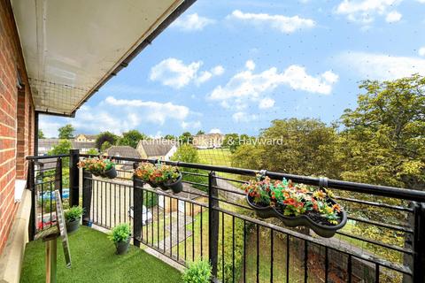 2 bedroom flat for sale, Martock Gardens, Friern Barnet, London, N11