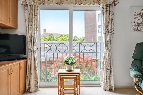 2 bedroom flat for sale, Beech Court, Tower Street