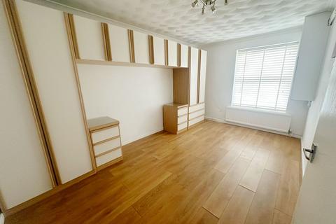 63a Ashburnham Road, Bedford, MK40 1EA
