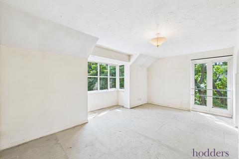 Studio for sale, Williams Close, Addlestone, Surrey, KT15