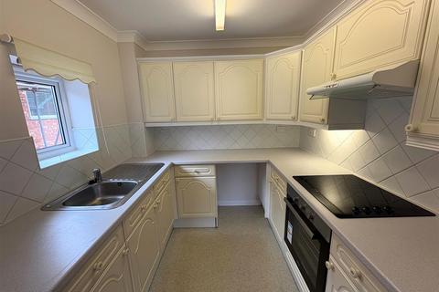 1 bedroom flat to rent, Cameron Court, Millway Road, Andover