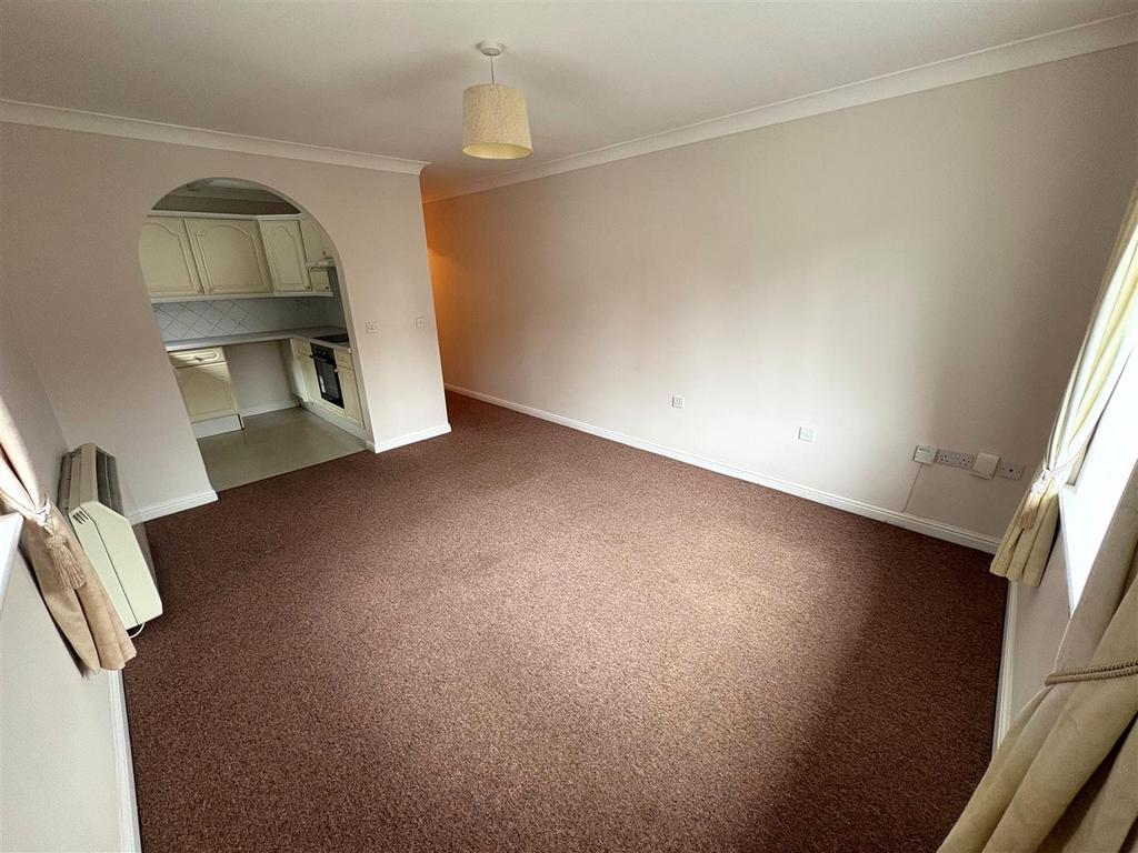 Living Room Cont.jpg