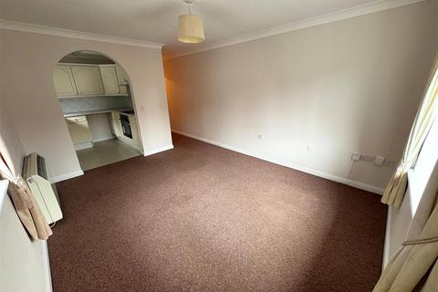 1 bedroom flat to rent, Cameron Court, Millway Road, Andover