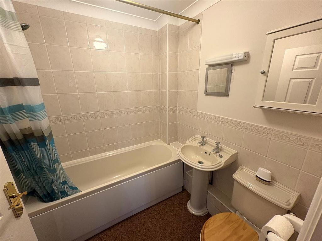 Bathroom.jpg
