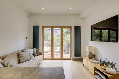 2 bedroom flat for sale, Manor Park, Hither Green , London, SE13