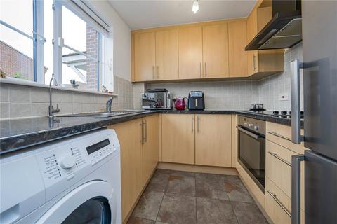 2 bedroom apartment for sale, Bankside Close, Isleworth