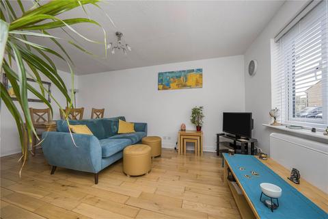 2 bedroom apartment for sale, Bankside Close, Isleworth
