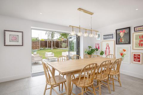 5 Blacklands Close, Saffron Walden, CB11 4BX