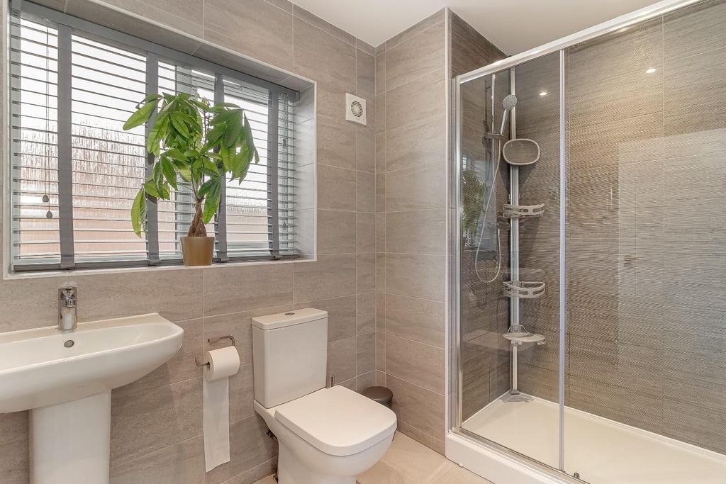 Master Bedroom Ensuite.jpg