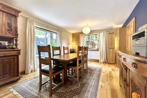 4 bedroom semi-detached house for sale, Ashley Green Road, Chesham, HP5