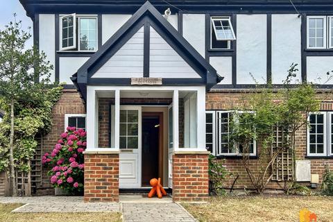 4 bedroom semi-detached house for sale, Ashley Green Road, Chesham, HP5
