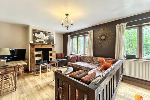 4 bedroom semi-detached house for sale, Ashley Green Road, Chesham, HP5