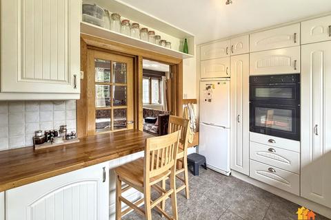 4 bedroom semi-detached house for sale, Ashley Green Road, Chesham, HP5