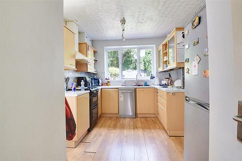 39 Paton Road, Bexhill-on-sea, TN39 5DJ