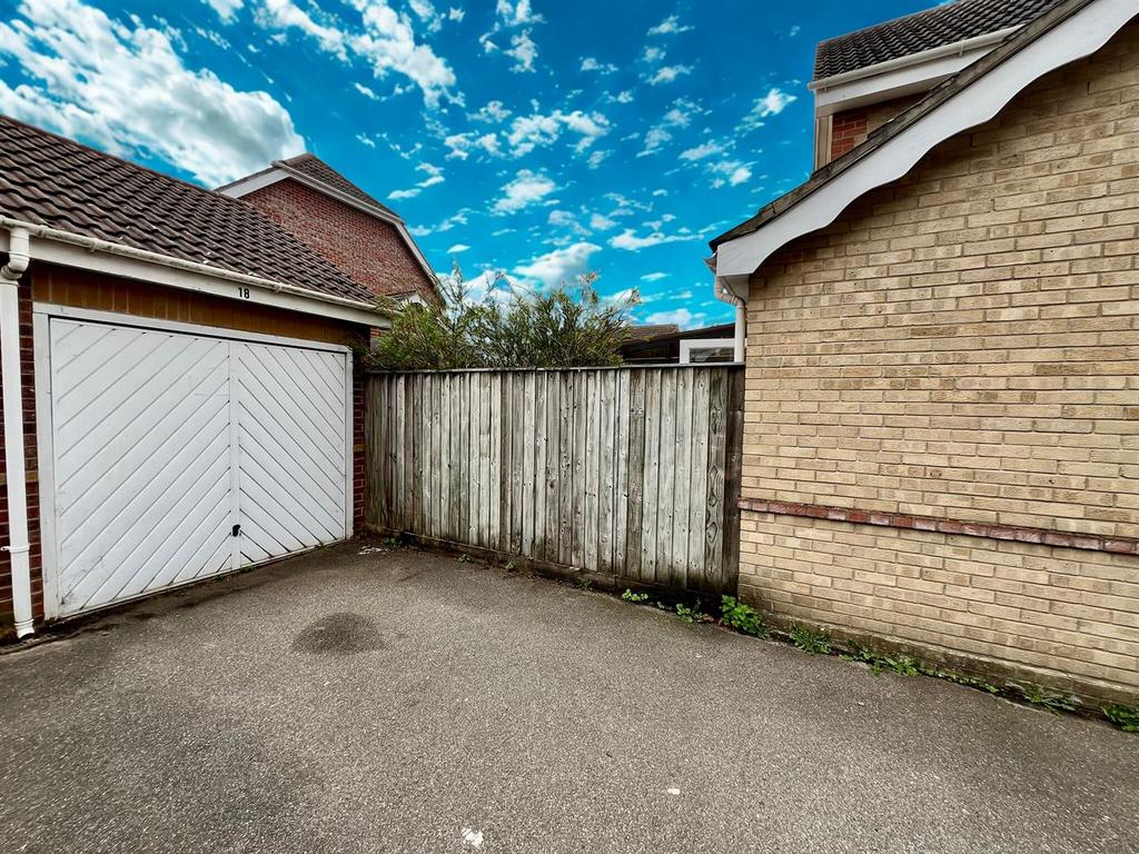 Garage & Parking