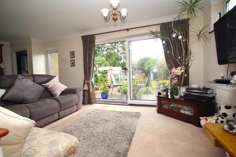 undefined, Southdene, Halstead, TN14