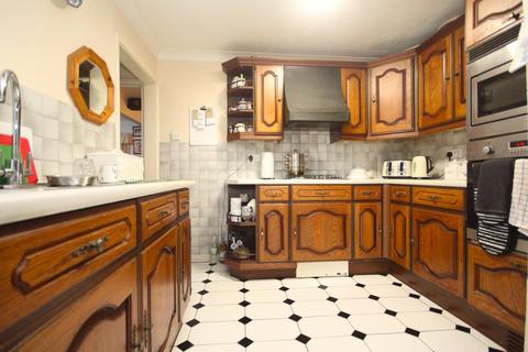 undefined, Southdene, Halstead, TN14