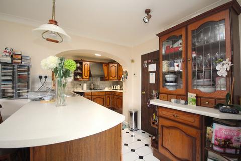 undefined, Southdene, Halstead, TN14