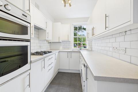 2 bedroom ground floor flat for sale, Firtree Court, Bromley BR2