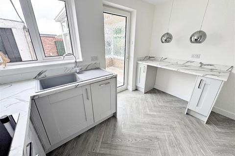 2 bedroom detached bungalow for sale, Ashby Close, Holton-Le-Clay, Grimsby, N.E. Lincs, DN36 5BD