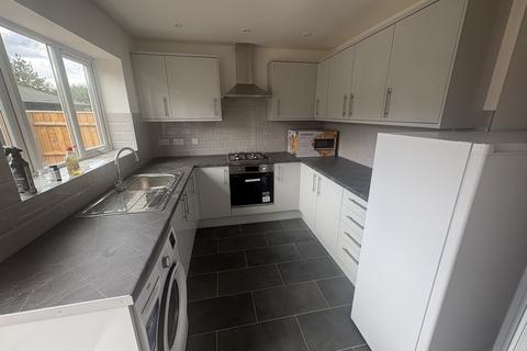 5 bedroom semi-detached house to rent, Weyland Road, Headington, Oxford